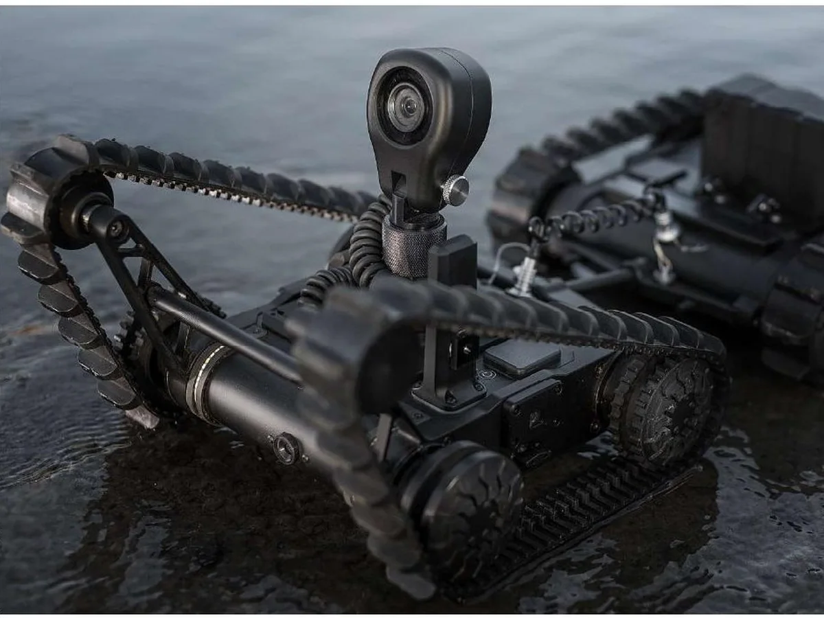 MS-CBRN-RR tracked reconnaissance robot operating in water